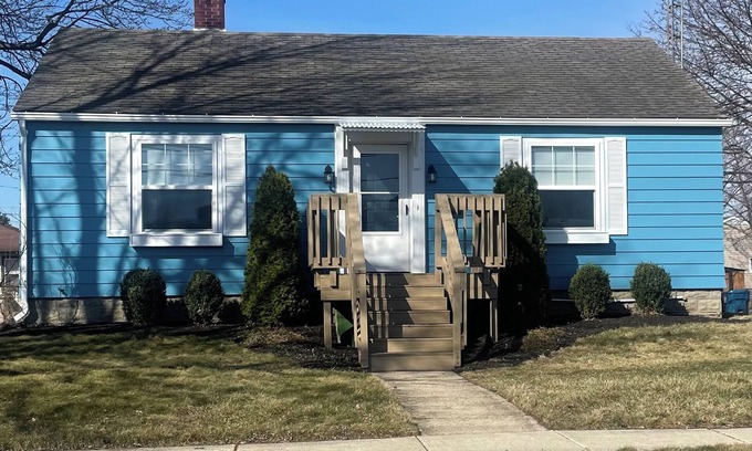 Port Clinton Casa | Charming 2-bedroom house with WiFi in Port Clinton steps from the public beach