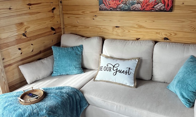 Steinhatchee Casa | Charming 2-bedroom PET FRIENDLY cabin in Steinhatchee