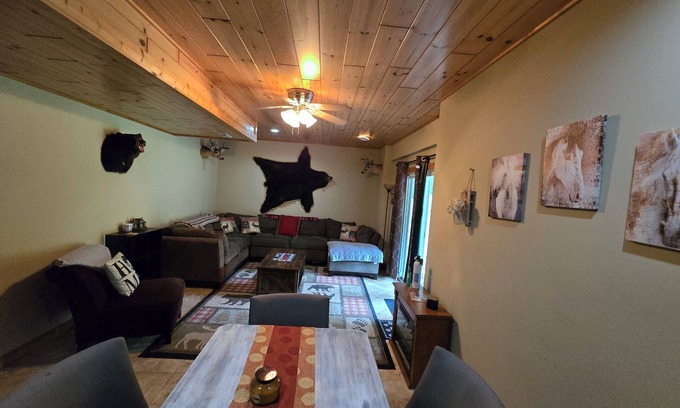 Williamsburg Casa | Charming 2-bedroom 1,200 sqft Countryside Suite, sleeps 9.