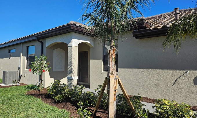 Lakewood Ranch Villa | Charming 2-bedroom Villa-Lorraine Lakes, Bradenton, AC, pool, fitness rm, wifi