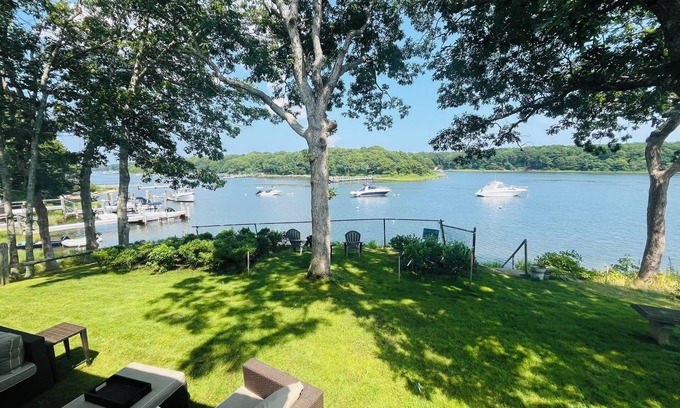 East Falmouth Cabaña | Charming 2-bedroom waterfront cottage/Falmouth with SPECTACULAR views AC, WiFi