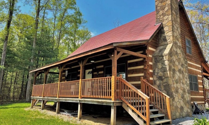 Del Rio Cabina | Charming 2 Bedroom with Loft Bedroom in the Beautiful Smokey Mountains!