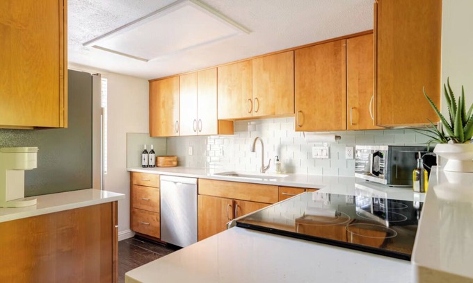 Barton Hills Condominio | Charming 2 BR condo in the desired Zilker neighborhood, walk to Barton Springs