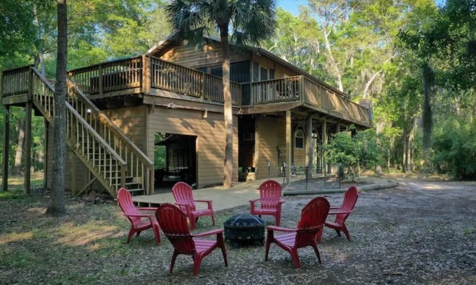Melrose on the Beach Casa | Charming 2 BR House in Daufuskie Island