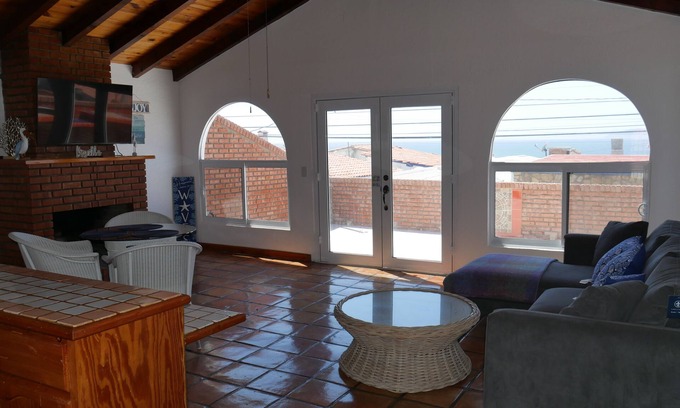 San Antonio del Mar Casa | Charming 2-bedroom house with WiFi in San Antonio del Mar