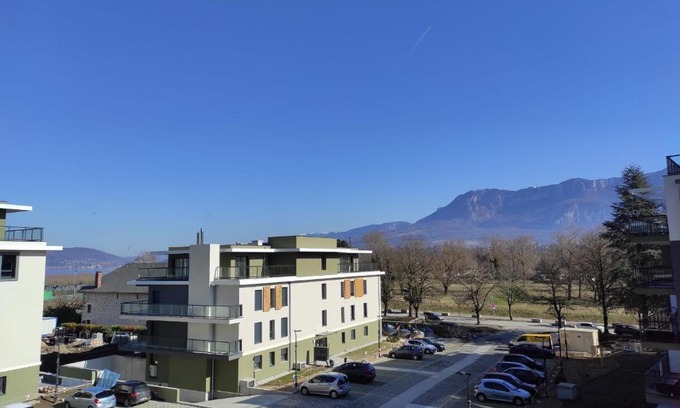 Le Bourget-du-Lac Apartamento | Charming 2 room apartment 300m walk from Lac du Bourget!