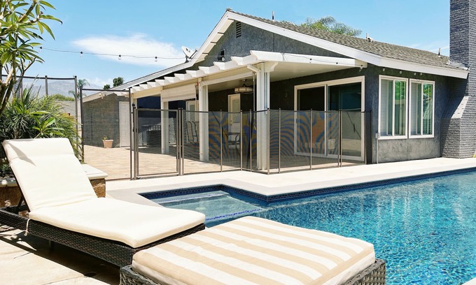 Ontario Casa | Charming 2bed 1bath Private pool self check-in Medical Center Downtwon Disney