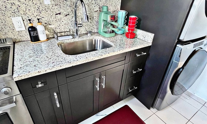 The Roads Apartamento | Encantador 2BR 1BA con Balcón, Hermoso Balcón y Lavadora en la Unidad ☀️