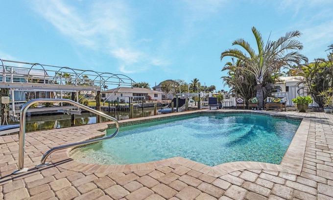 Saint James City Casa | Charming 2BR/2BA Pet-Friendly Home with Pool in St. James City!