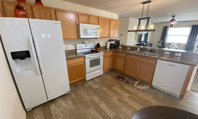 Dunedin Casa | Charming 2BR/2BA Rental in The Villages: Relax in Style in Dunedin