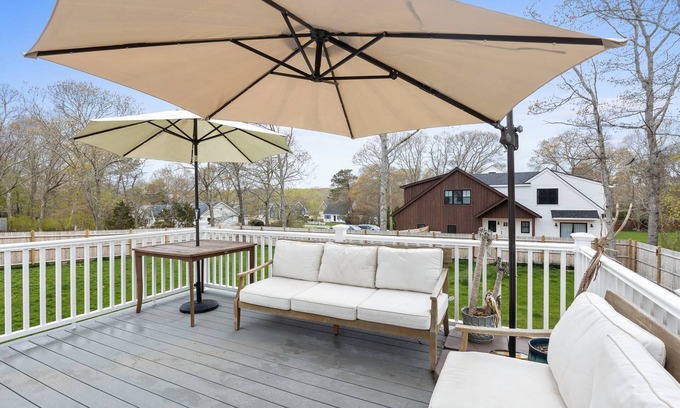 Sagamore Beach Casa | Charming 2BR Dog-Friendly Near Sagamore Beaches - Large Yard, Modern Kitchen, Central Air, Smart TVs