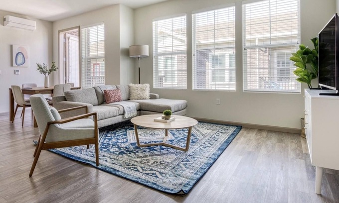 Pleasanton Apartamento | Charming 2BR in Pleasanton, Parking + Pet-Friendly