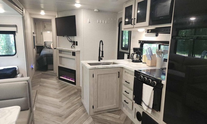 Keystone Heights Casa | Charming 2BR RV w/AC, Near Lakes & Parks — Perfect for Families