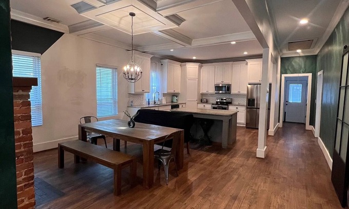 West End Casa | Charming 3/2 minutes from downtown and all of Atlanta attractions