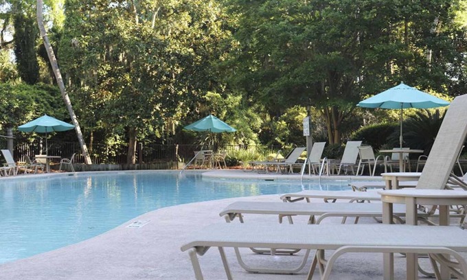 North Forest Beach Cabaña | Charming 3-bedroom cottage in lovely Hilton Head Island with WiFi, fitness room