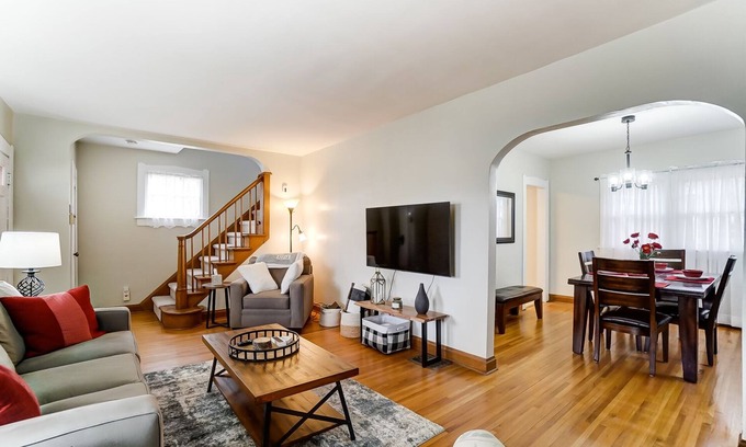 Westgate Casa | Charming 3 bdr! City location! Great parking!