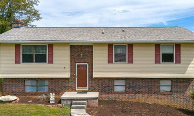 Sevier County Casa | Charming 3-bedroom house with AC and WiFi 20 minutes form Sevierville