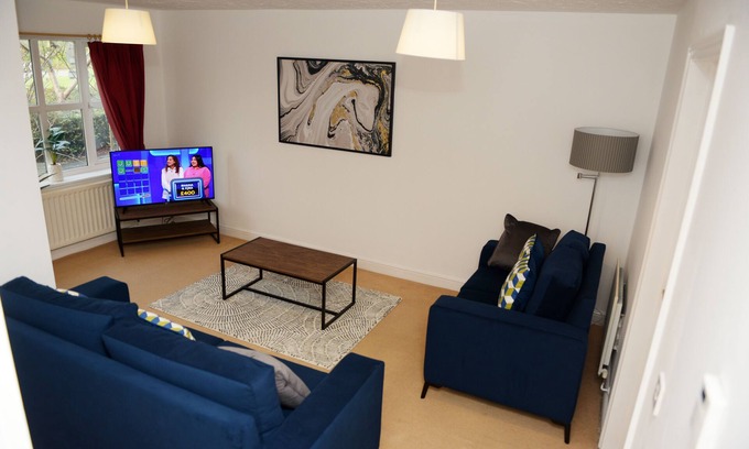 Stoke Gifford Casa | Charming 3 bed house in Bristol