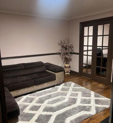 Chafford Hundred Casa | Charming 3-Bed House - Sleeps 6 Parking & Garden