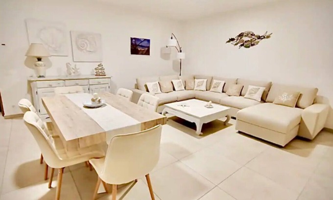 Liscia di Vacca Apartamento | Charming 3-bedroom apartment with AC in Liscia di Vacca
