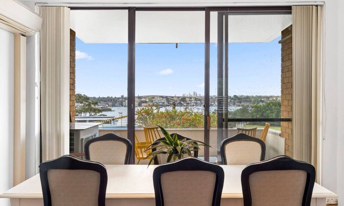 Russell Lea Apartamento | Charming 3-Bed Unit w/Views