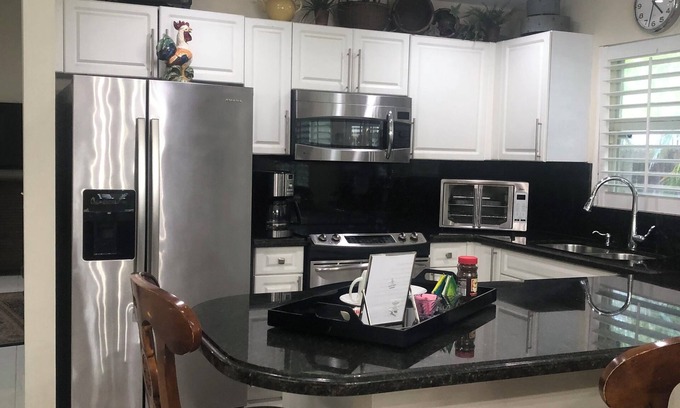 Greenacres Casa | Charming 3-bedroom house in pleasant Lake Worth Beach with WiFi, AC