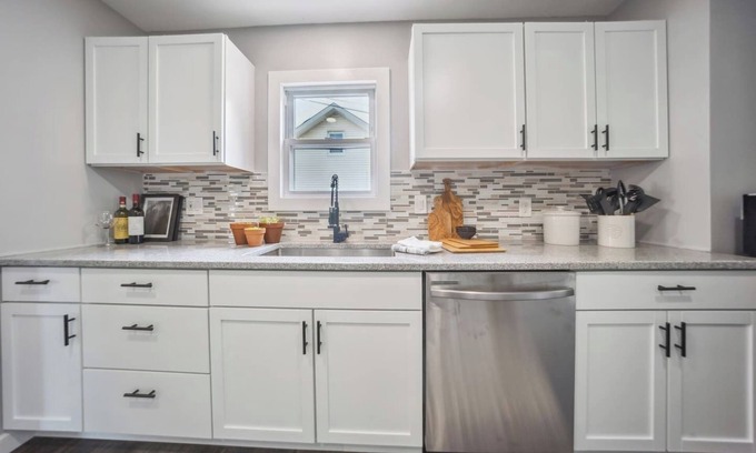 Mayfield Heights Casa | Charming 3 bedroom, 2.5 bath home