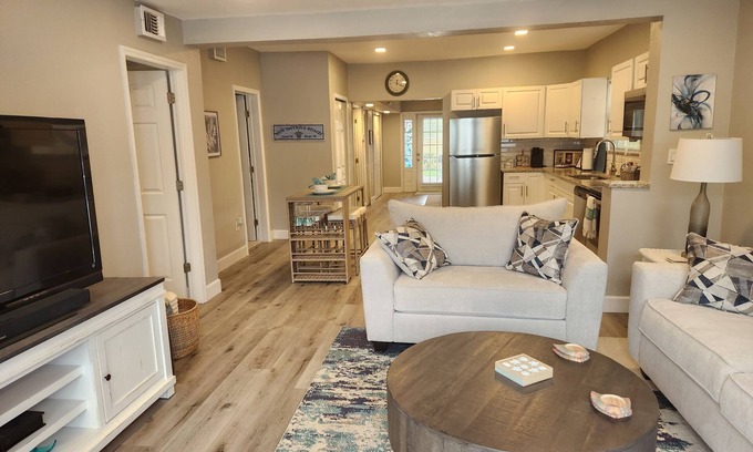 Historic District Casa | Charming 3-bedroom house in New Smyrna Beach with WiFi, AC and all amenities.