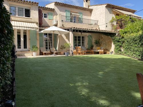Mougins Villa | Charming 3-Bed Villa in Mougins near Cannes