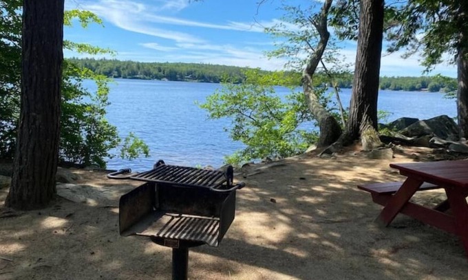 Moultonborough Casa | Charming 3-bedroom house with WiFi, AC in delightful Moultonborough