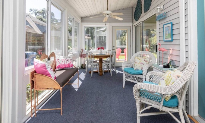 Northeast Virginia Beach Casa | Charming 3 Bedroom North End Retreat