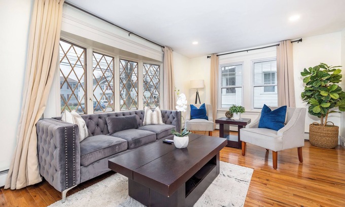 West Hartford Casa | Charming 3-Bedroom Home with Modern Comforts in West Hartford