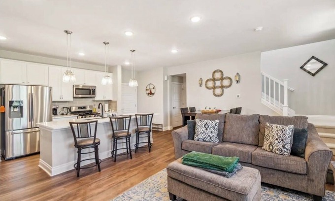 Commerce City Casa | Charming 3-bedroom townhome with AC, WiFi in enjoyable Commerce City
