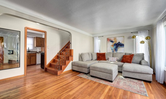 Fairview Park Casa | Charming 3-bedroom bungalow in Cleveland area!