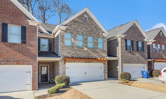 Lawrenceville Casa | Charming 3-bedroom townhome with WiFi, AC in lovely Lawrenceville