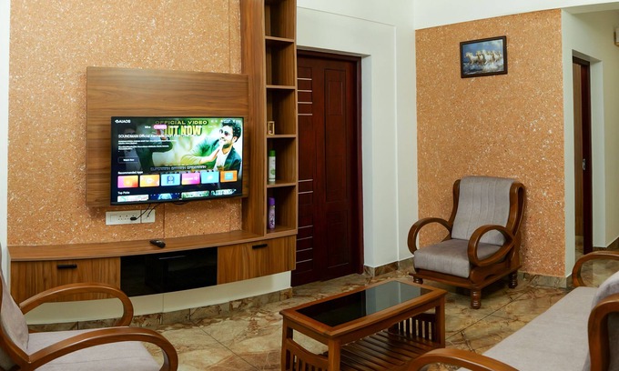 North Paravur Apartamento | Charming 3-bedroom apartment with AC, WiFi in lovely Koonammavu