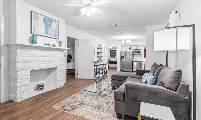 Hyde Park Casa | Charming 3-bedroom apartment with WiFi and AC in pleasant Bentwood Austin