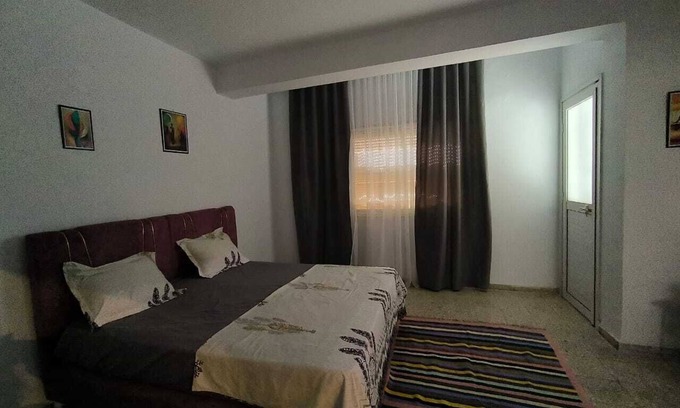 Pic ville Apartamento | Charming 3-bedroom Apartment in Cité Habib, Sfax, Tunisia With TV and AC 🌿