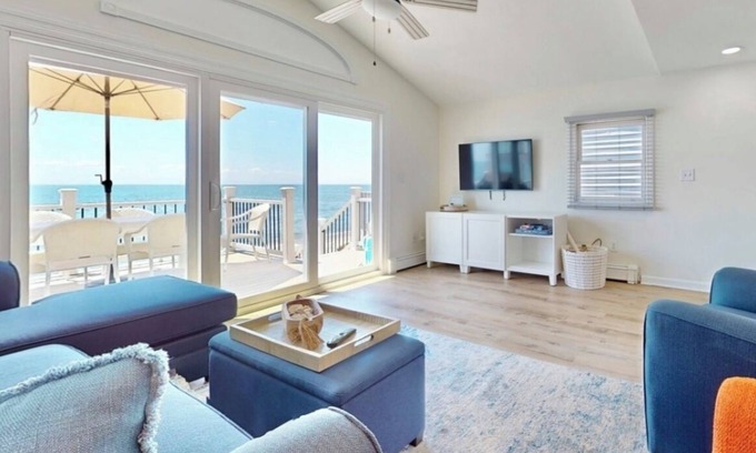 Milford Cabaña | Charming 3 Bedroom Beach Front Cottage