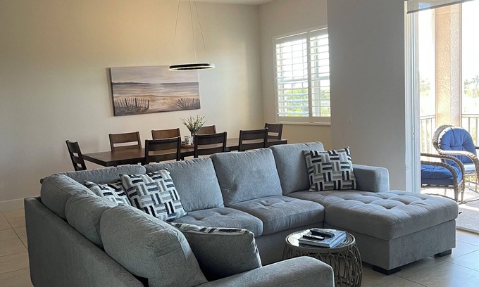 Majestic Palms Condominio | Charming 3-bedroom condo minutes from Fort Myers Beach and Sanibel Island.