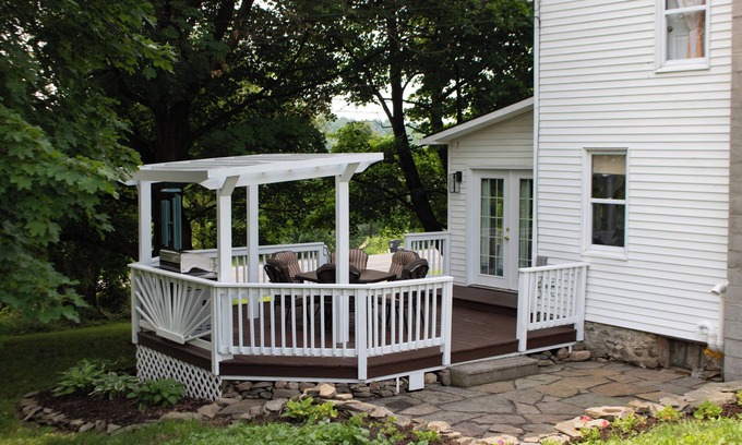 Bluff Point Cabaña | Charming 3-bedroom cottage in lovely Keuka Park- Family friendly
