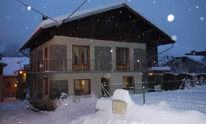 Bozel Chalet De Esquí | Charming 3-bedroom chalet in Bozel, two minutes from the HighStreet