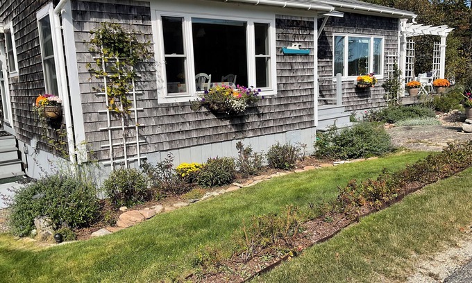 Steuben Cabaña | Charming 3-bedroom cottage on Pigeon Hill Peninsula withWiFi.