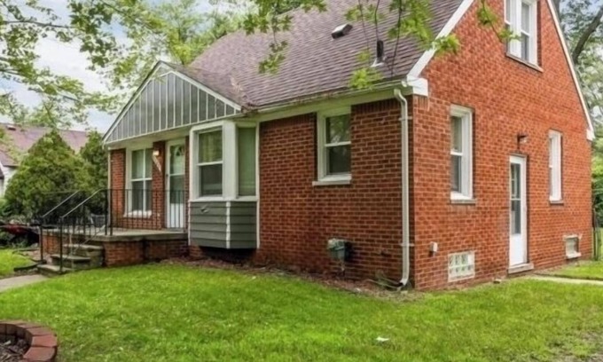 Southfield Casa | Charming 3-bedroom house with WiFi in welcoming Southfield