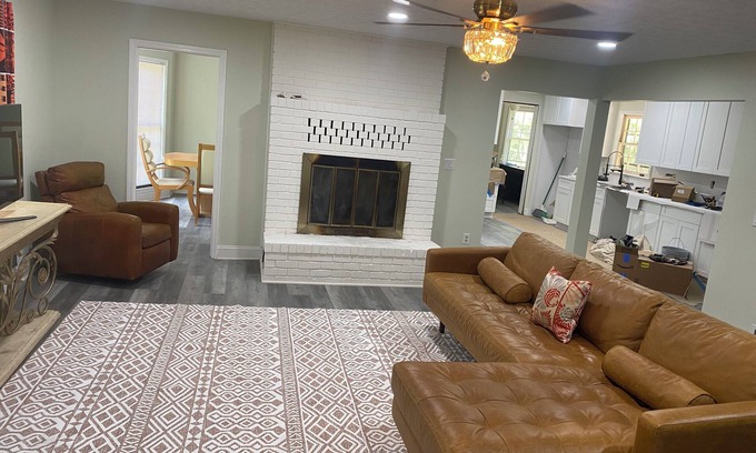 Lithonia Casa | Charming 3-bedroom house in peaceful Stonecrest with WiFi, AC and pool