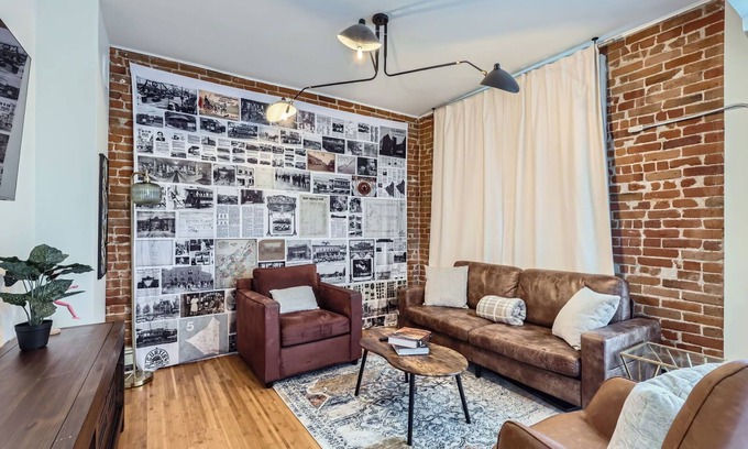 Curtis Park Casa | Charming 3-bedroom historic duplex in Downtown Denver - Walking to shops & food