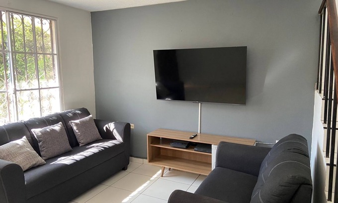 Santa Ana Casa | Charming 3-bedroom house in enchanting Santa Ana with AC, WiFi