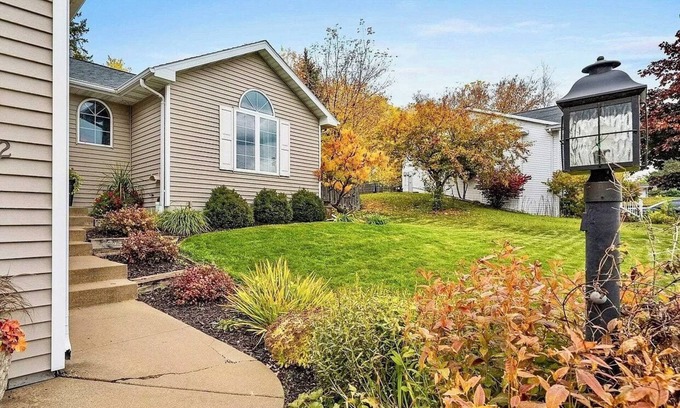 Green Bay Casa | Charming 3-Bedroom House 3 mi to Lambeau Field