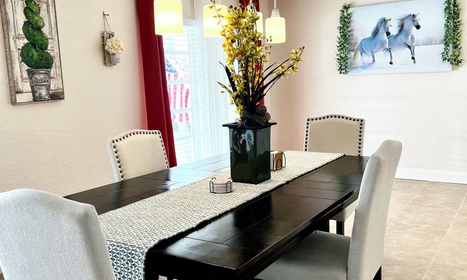 Homestead Casa | Charming 3-bedroom home with WiFi and AC in Homestead