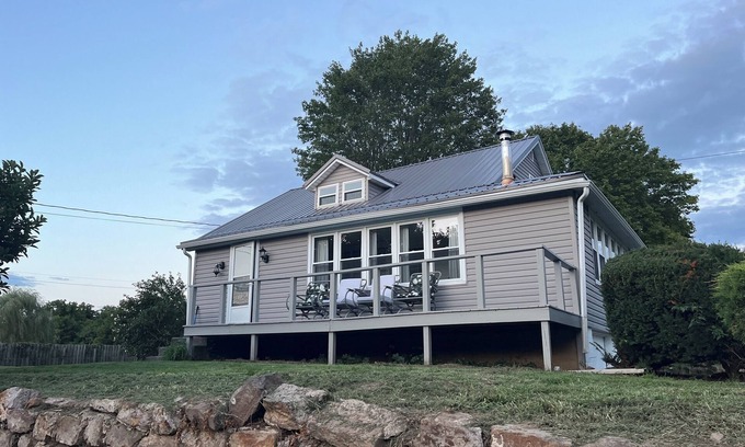 Mattawana Casa | Charming 3-bedroom house in McVeytown with AC and WiFi
